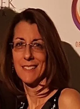 Headshot of Lori Rossi.